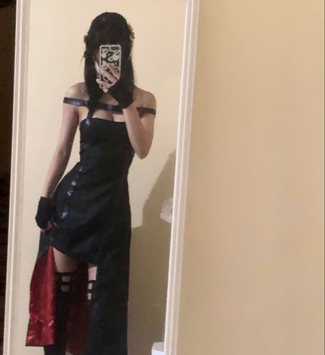 Spy x family yor forger cosplay asian girl cosplay mirror selfie Yor Forger Assassin Outfit, Your Forger Cosplay, Yor Cosplay Photoshoot, Yor Forger Halloween, Cosplay Mirror Selfie, Yor Forger Costume, Yor Cosplay, Spy X Family Cosplay, Spy X Family Yor Forger