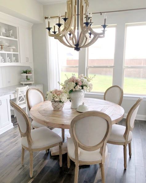 Breakfast Area, Farmhouse Dining, Dining Room Ideas, Breakfast Nook, Breakfast Room, New Home Ideas, Room Table, Dining Room Decor, Dining Room Table