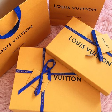 The Top 5 Louis Vuitton Bags You Should Be Paying Attention To Right Now - PurseBop Louis Vuitton Gift Boxes, Louis Vuitton Packaging Boxes, Louis Vuitton Shopping Bag, Louis Vuitton Box Packaging, Louis Vuitton Packaging, Most Expensive Handbags, Luxury Birthday Gifts, Louis Vuitton Gifts, Luxury Packaging Design