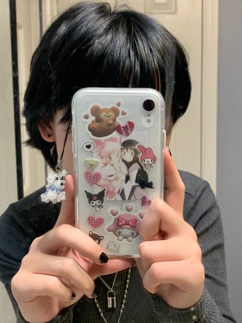 madoka magica case (๑>◡<๑) insta @jvdesun Madoka Magica Phone Wallpaper, Madoka Magica Homescreen, Kawaii Phone Case Diy, Phone Cases Aesthetic Anime, Xr Aesthetic, Cutecore Phone Case, Phone Case Inspo, Iphone Xr Cases, Clear Phone Case Design