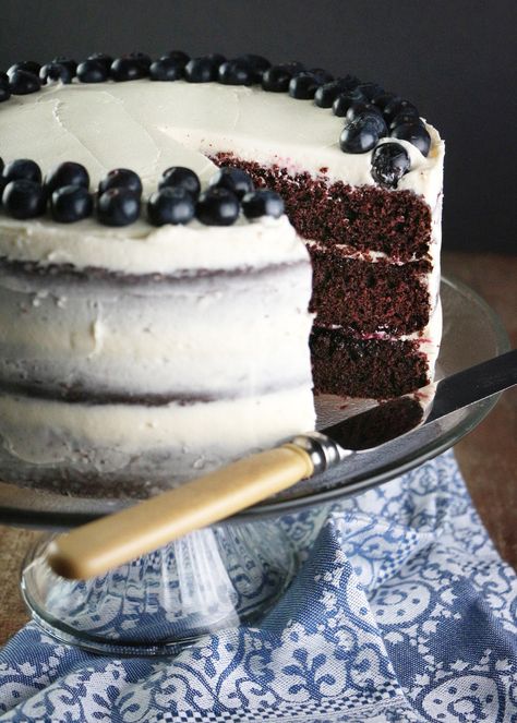 Simple Cake For Men, Brownies Banana, Blueberry Layer Cake, Healthy Blueberry Cake, Blueberry Cake Mix, Chocolate Blueberry, Blueberry Cake Recipes, Blueberry Chocolate