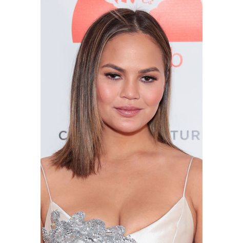 Celebrity Bob Hairstyles, Chrissy Teigen Hair, Natural Haircut Styles, Short Hair Bangs, Celebrity Bobs Hairstyles, Hair Lights, Celebrity Bobs, Sleek Short Hair, Cool Hairstyles For Girls