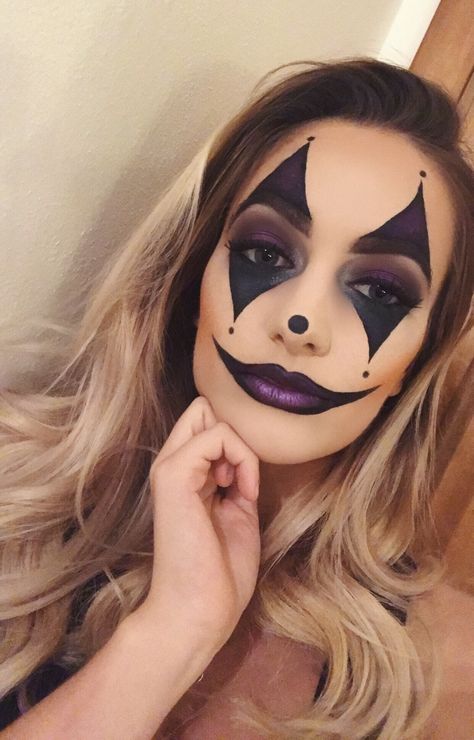 Joker/jester/clown Makeup Halloween costume Kids Joker Makeup, Creepy Jester Costume, Clown Makeup Female, Diy Jester Costume, Joker Clown Makeup, Clown Makeup Halloween, Makeup Halloween Costume, Jester Makeup, Carnaval Make-up