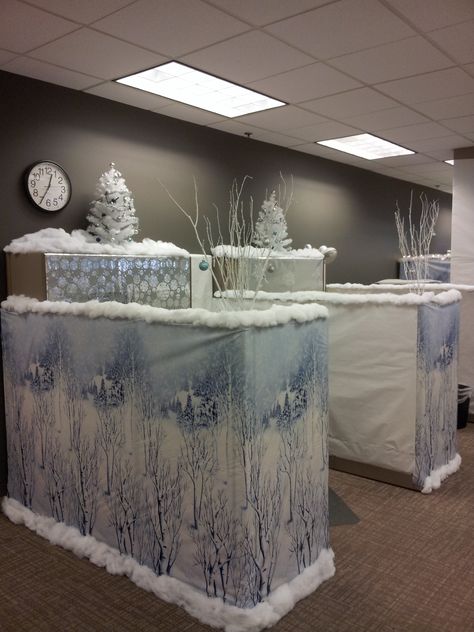 Winter Themed Office Decorations, Winter Wonderland Cubicle Decorations, White Christmas Office Decorations, Office Winter Wonderland Decorations, Winter Wonderland Cubicle Ideas, Office Winter Wonderland, Winter Wonderland Decorations Office, Winter Wonderland Office Decorations, Winter Wonderland Office