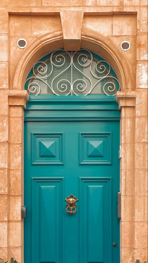 #valletta #malta #summer #architecture #design #door #aesthetic #color #architecturephotography Malta Doors, Malta Summer, Colored Doors, Summer Architecture, Cake Roses, Aesthetic Door, Door Aesthetic, Italian Doors, Malta Valletta