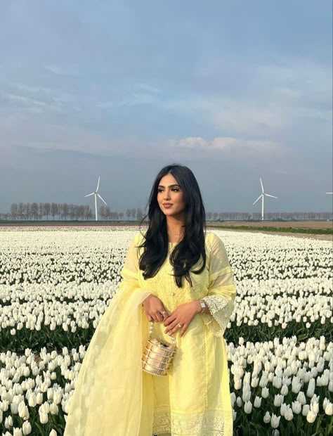 Yellow Suit Aesthetic, Pastel Outfits Aesthetic, Eid Outfit Ideas, Desi Attire, Desi Fits, Desi Aesthetics, Desi Dress, Desi Outfits, Punjabi Fashion