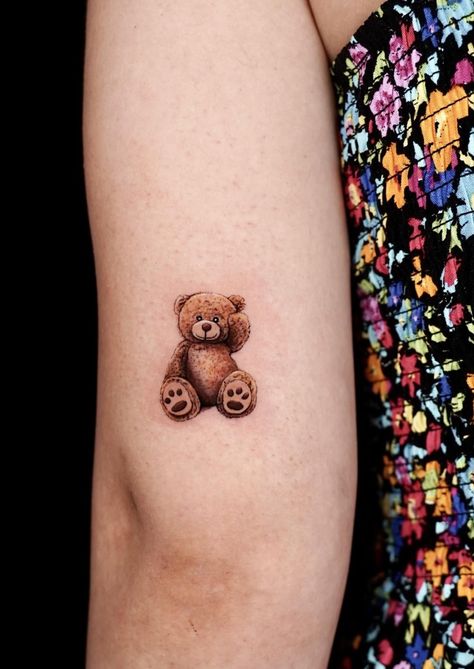 Teddy Bear Tattoos For Women, Baby Bear Tattoo, Teddy Bear Tattoo, Bear Tattoo Designs, Butterfly Tattoo On Shoulder, Tiny Wrist Tattoos, Tools Drawing, Tattoos For Women Flowers, Bear Tattoos