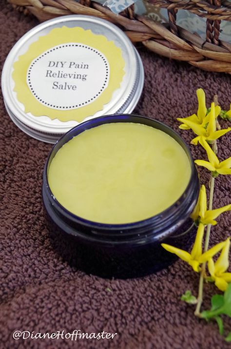 All Natural #DIY Pain Relieving Salve for Sore Muscles Pain Relief Salve, Healing Salve Recipe, Homemade Salve, Salve Recipes, Muscle Rub, Tiger Balm, Herbal Salves, Healing Salves, Diy Kosmetik