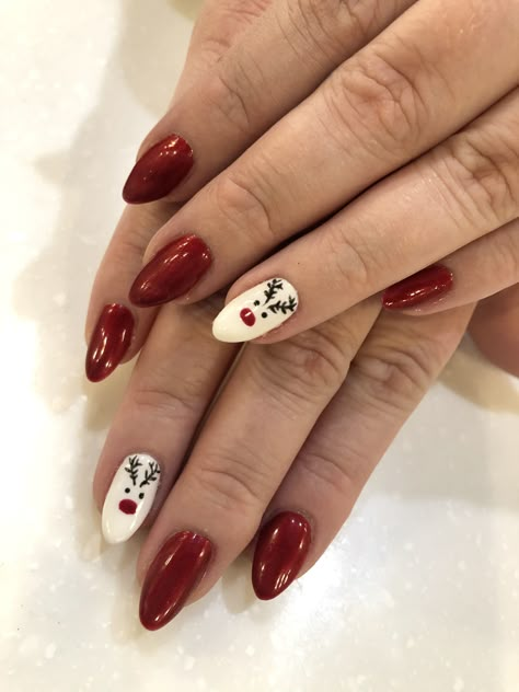 Reindeer Gel Nails, Simple Reindeer Nails, Nails Reindeer, Christmas Nails With Reindeer, Christmas Reindeer Nails, Christmas Nails Reindeer, Reigndeer Nails, Reindeer Christmas Nails, Reindeer Nail Art