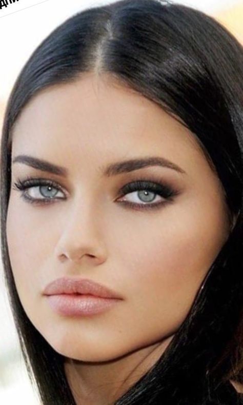 Pin on BEAUTY Adriana Lima Eyes, Adriana Lima Makeup, Adriana Lima Young, Adriana Lima Style, Maquillage On Fleek, Model Aesthetic, Long Black Hair, Adriana Lima, Smokey Eye Makeup