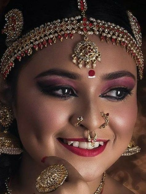 Indian Nose Ring Aesthetic, Septum Piercing Indian, Indian Classical Dancer, Double Nose Ring, Nauvari Saree, Ladies Jewellery, Double Piercing, Indian Nose Ring, Beauty Academy