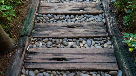 Sleepers Garden Ideas, Sleepers Garden, Garden Sleepers, Railway Sleepers Garden, Reclaimed Railway Sleepers, Sleepers In Garden, Sloping Garden, Garden Landscaping Diy, Outdoor Living Deck