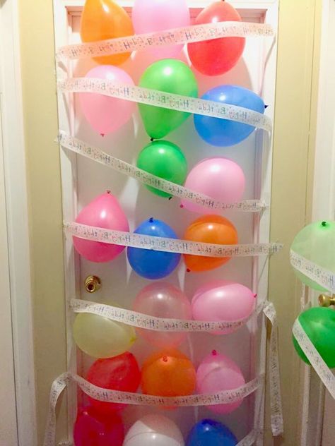 Best birthday prank! Close their door and cover it with balloons on their birthday Birthday Surprise Kids, Balloon Door, Birthday Pranks, Birthday Surprise For Husband, Crazy Birthday, Pranks For Kids, Birthday Morning Surprise, Birthday Morning, Joke Gifts