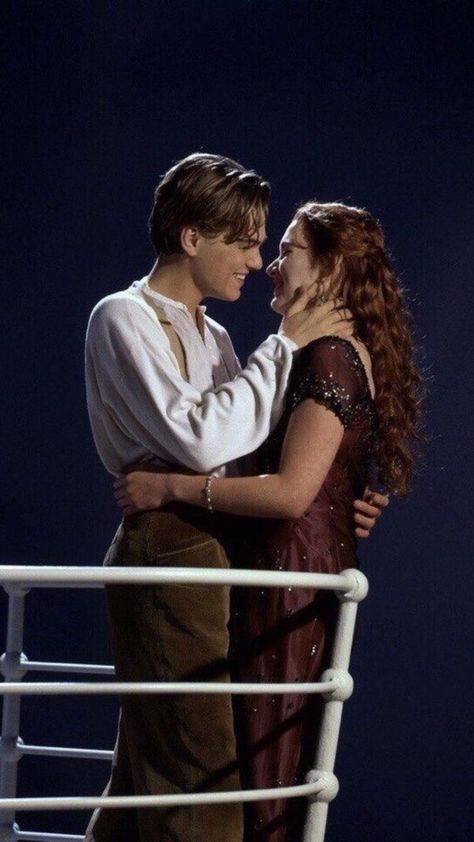 Jack And Rose Wallpaper, Titanic Pfp, Titanic Jack Dawson, Rose Dawson, Titanic Leonardo Dicaprio, Jack And Rose, Leonardo Dicaprio 90s, Jack Rose, The Titanic