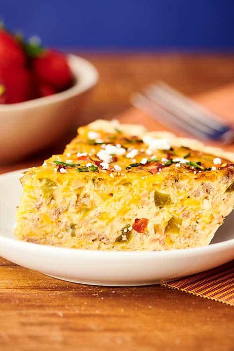 Quiche Recipe - with Frozen Pie Crust - 10-Minute Prep! Quiche Pie Crust, Crustless Quiche Lorraine, Pie Crust Uses, Quiche Lorraine Recipe, Veggie Quiche, Easy Quiche, Frozen Pie Crust, Buttery Pie Crust, Quiche Recipes Easy