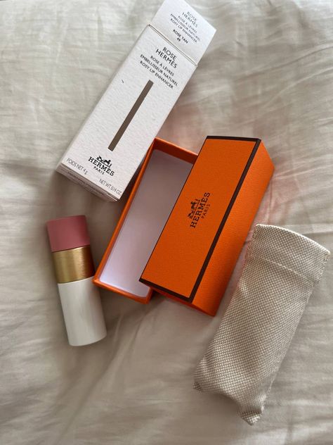 HermèsБальзам для губ Rouge Hermès Hermes Lipstick, Shopping Pictures, Rosy Lips, Lip Enhancement, House Arch Design, Arch Design, Hermes Paris, Makeup Items, Beauty Stuff