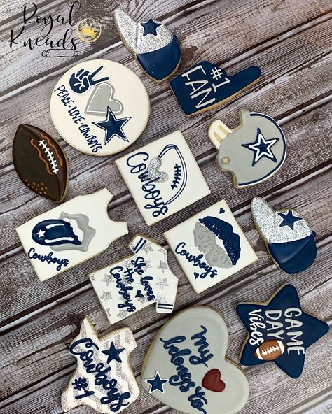 Inez Rodriguez on Instagram: “******GIVE AWAY****** 💙🏈💙🏈💙🏈💙🏈Just in time for Super Bowl Sunday! If you’re a #DallasCowboysFan you’ll love these gorgeous sweet treats!…” Dallas Cowboys Cookies Decorated, Dallas Cowboys Treats, Dallas Cowboys Cookies, Football Cookies, Cowboy Cookies, Super Bowl Sunday, Fall Cookies, Cute Cookies, Sports Theme