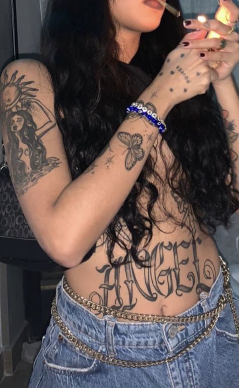 Lizeth Selene, Learn To Tattoo, Mexican Actress, How To Pose, Girl Gang, Tattoos And Piercings, Body Art Tattoos, I Tattoo, Hand Tattoos