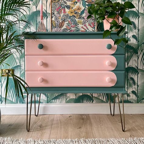 Retro Furniture Makeover, Upcycled Furniture Diy, Diy Furniture Renovation, Furniture Renovation, Funky Furniture, Wood Drawers, Retro Furniture, Refurbished Furniture, Furniture Makeover Diy