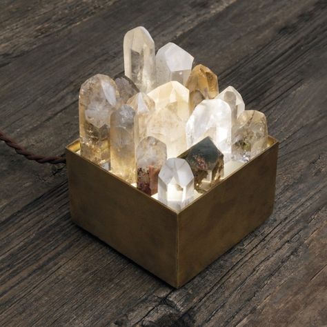 Crystal Decor Ideas, Gem Lamp, Diy Crystal Crafts, Crystal Interior, Glowing Crystal, Crystal Lights, Sacred Spaces, Crystal Box, Crystal Light