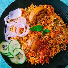 Karachi Biryani, Chicken Biryani Recipe Pakistani, Spicy Biryani, Curry Chicken And Rice, Chicken Biryani Recipe, Chicken Korma, Chicken Biryani, Pakistani Food, Biryani Recipe