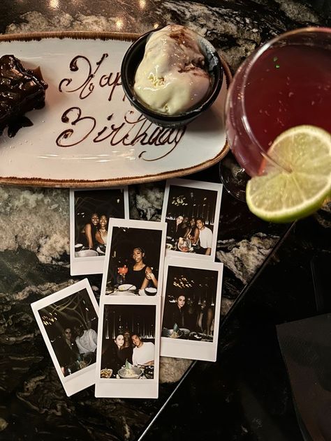 Birthday Polaroid Pictures, Birthday Dinner Pictures, Capricorn Szn, Bday Pics, 17th Birthday Ideas, Capricorn Birthday, 21st Bday Ideas, Eighteenth Birthday, A Pretty Girl