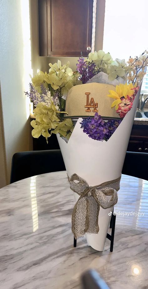 Hat Flower Bouquet For Boyfriend, Men’s Flower Bouquet, Bf Bouquet, Fitted Hat Bouquet, Hat Bouquet For Boyfriend, Flowers For Guys, Hat Bouquet, Bf Bday, Ideas Aniversario