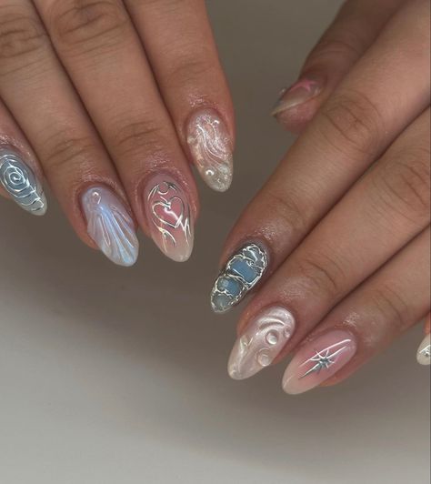 Ocean Chrome Nails, Clam Shell Nails, Korean Chrome Nails, Ocean Aesthetic Nails, Siren Nails Aesthetic, Pastel Aura Nails, Kokomi Nails, Opulent Nails, Atlantis Nails