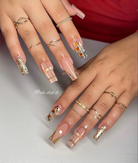 Golden Acrylic Nails Coffin, Fall Acrylic Short Nails, Bougie Fall Nails, Medium Length Coffin Acrylic Nails Fall, Fall Baddie Nails Acrylic, Fancy Fall Nails, Medium Length Fall Nails, Fall Encapsulated Nails, Brown Nails With Rhinestones