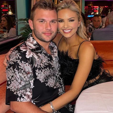 Emmy Medders knows best when it comes to making it work with Chase Chrisley. The 26-year-old made an appearance on her future sister-in-law Savannah Chrisley's Unlocked podcast Dec. 27 and got... Lindsie Chrisley Hair, Emmy Medders, Savannah Chrisley Outfits, Savannah Chrisley Hair, Savannah Crisley Hair, Savannah Chrisley Short Hair, Before Engagement, Chase Chrisley, The Chrisleys