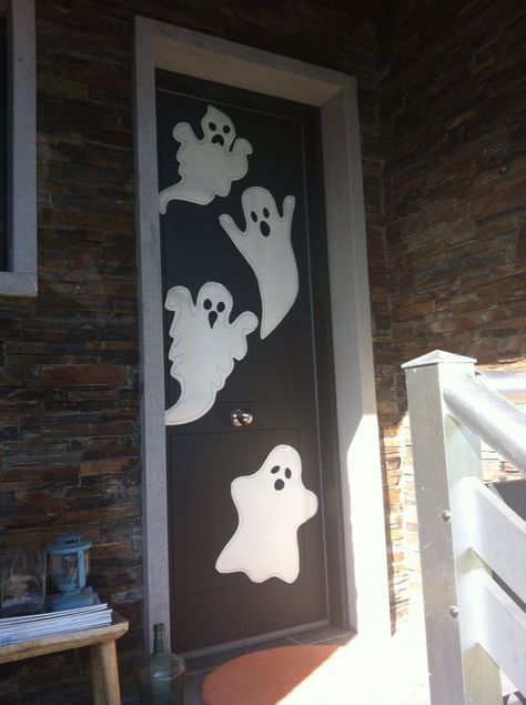 Door Decorations Ideas, Halloween Door Decorations Classroom, Porta Halloween, Halloween Classroom Decorations, Halloween Office, Homemade Halloween Decorations, Halloween Classroom, Halloween Templates, Adornos Halloween