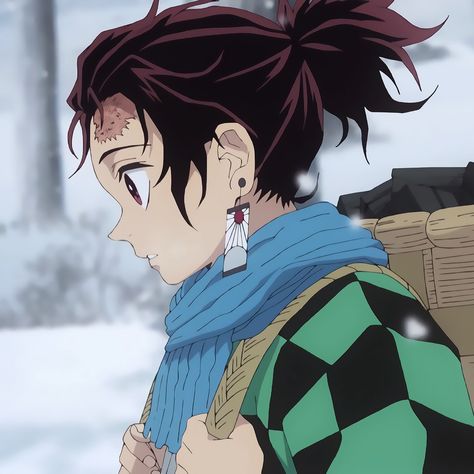 Kamado Tanjiro, Cocoppa Wallpaper, Entertainment District, Tanjiro Kamado, Anime Screenshots, Kimetsu No Yaiba, I'm A Simp, Slayer Anime, Art Reference Poses