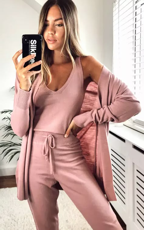 Dusty Pink Knitted 3-Piece Loungewear Set | SilkFred US Homewear Outfit, Flight Outfit, Pink Loungewear, Comfy Travel Outfit, Knit Lounge Set, Lounge Outfits, Homewear Woman, Loungewear Outfits, Cute Pajama Sets