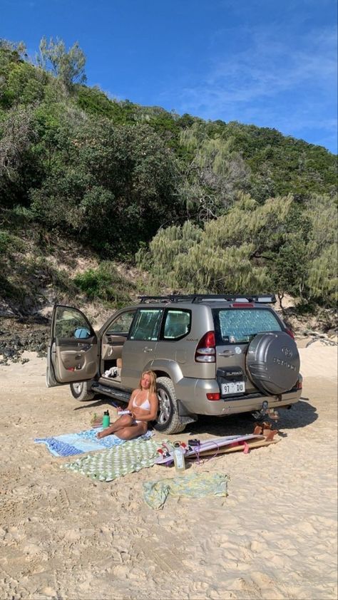 Beach Road Trip Aesthetic, Van Life Beach, Surf Car, Trip Hacks, Beach Cars, Easy Tricks, Camping Aesthetic, Road Trip Hacks, Road Trippin