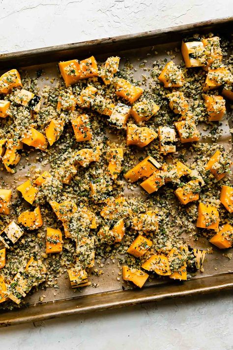 Give classic Caesar salad a fall-inspired twist with this Autumn Caesar Salad recipe! Simply toss massaged kale with shaved parmesan, toasted pine nuts, parmesan roasted delicata squash "croutons," & your favorite Caesar dressing. It's the perfect hearty salad for meal prep lunches, an easy fall dinner, or special occasions like Thanksgiving & Friendsgiving! #caesarsalad #easycaesarsaladrecipe #kalecaesarsalad #kalesalad #delicatasquashrecipe #fallrecipes #saladrecipes #saladideas Fall Ceasar Salad, Easy Fall Dinner, Meal Prep Lunches, Fall Salads, Delicata Squash Recipe, Roasted Delicata Squash, Easy Fall Dinners, Shaved Parmesan, Vegan Caesar