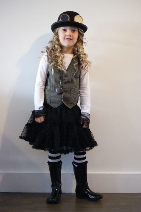 Steampunk KIds #steampunk #steampunkkids #victorianday Kids Steampunk Costume, Steampunk Wizard, Steampunk Diy Costume, Steampunk Kids, Steampunk Halloween Costumes, Steampunk Circus, Jingle Jangle, Steampunk Ideas, Steampunk Halloween