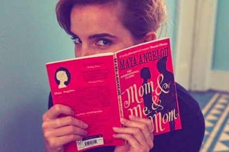 Emma Watson is secretly leaving books with handwritten notes on the London Tube. Basically, Hermione is making our book dreams come true. Emma Watson Book Club, Alex Watson, Celebrities Reading, Lucy Watson, Teen Novels, Hidden Book, Feminist Books, Images Harry Potter, Margaret Atwood