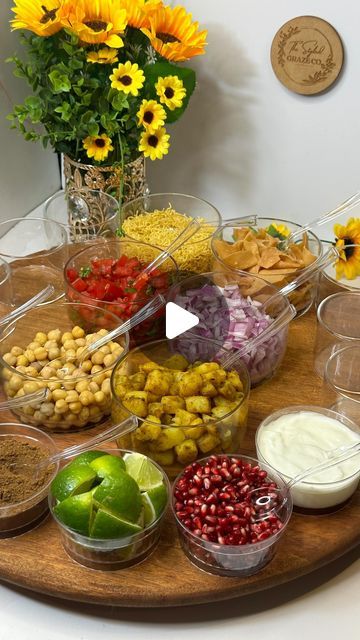 The Styled Graze Co. on Instagram: "Chaat Series | We’ve definitely raised the bar with this one 🍃😍

To all those worried about the freshness of the premixed chaat servings, this one is for you 🫶

#chaat #grazing #snacks #indiansnacks #graze #fresh #host #event #entertainment #livestation #diy" Chaat Party Decoration At Home, Chaat Station, Chaat Party, Diwali Party, Event Entertainment, Diy Bar, Indian Snacks, April 22, The Bar