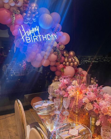 Luxury Birthday Party Decorations, Celebrity Birthday Party, Birthday Dump, Luxury Birthday Party, 18th Birthday Party Themes, Birthday Dinner Invitation, 21st Bday Ideas, Birthday Venues, Backyard Birthday Parties