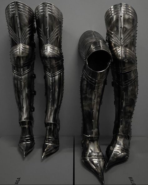 Armor Boots, Armor Dress, Knight Boots, Knight Armor, Joan Of Arc, Medieval Armor, Armor Concept, Chain Mail, Medieval Fantasy