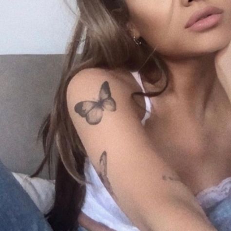 Ariana Grande Details, Ariana Grande Icons, Ariana Grande Tattoo, Pretty Tattoos For Women, Stylist Tattoos, About Tattoo, Discreet Tattoos, Baby Tattoos, Aesthetic Tattoo