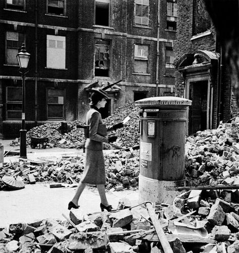 "The letter", photographed in London by Cecil Beaton (1940) Beaton took many photographs of bombed-out London, concentrating on the strange juxtapositions the debris provided. Herbert List, London Blitz, Living In London, London History, Cecil Beaton, The Blitz, Richard Avedon, Battle Of Britain, Man Ray