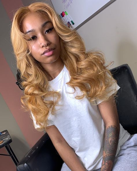 Tahasia Styles on Instagram: “Frontal Sew In , Swipe Left To See Before 💕... Slayeddd PERIOD . . . . . #frontalsewin #frontalinstall #frontalwig #frontalunits…” Honey Blonde Side Part Sew In, Honey Blonde Traditional Sew In, Side Part Sew In Curls Blonde Highlights, Black And Blonde Side Part Sew In, Honey Blonde Frontal, Long Blond, Girl Hair Colors, Fake Hair, Sew In Hairstyles