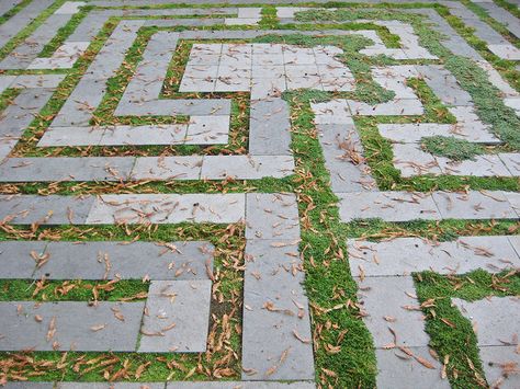 Backyard patio labyrinth with a roman quarter/meander design. Labyrinth Garden, Jump Training, Labyrinth Maze, Paving Pattern, Labyrinth Design, Vertical Jump, Paving Design, Sensory Garden, Community Gardening