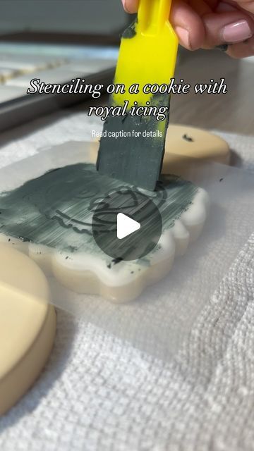 Rebekah Kamauu on Instagram: "Stenciling is a fantastic and speedy technique to elevate your cookie designs! With icing of “peanut butter consistency” and a scraping tool, glide across the stencil, then remove any excess icing. Lift the stencil for your final result! 🍪

Stencil by @the_cookie_countess" Airbrush Cookies Stencil, Stenciled Cookies, Cookie Countess, Cookie Stencils, Stenciling, Cookie Designs, Cookie Decorating, Sugar Cookies, Cookies Et Biscuits