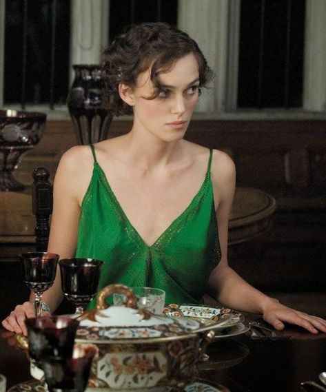 Atonement Movie, Walburga Black, Kiera Knightly, Deep Winter Colors, Pride And Prejudice 2005, Keira Knightly, Winter Typ, Felicity Jones, Atonement