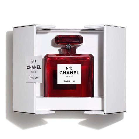 Chanel, N°5 Grand Extrait Baccarat Limited Edition (2018) Perfume Chanel, Expensive Perfume, Parfum Chanel, Perfume Box, Perfume Floral, Marc Jacobs Daisy, Perfume Packaging, Chanel No 5, Unique Fragrance