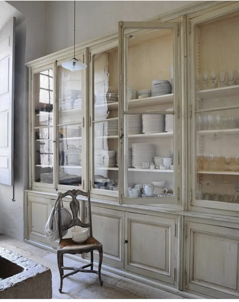 Industrial Minimalist Bedroom, Minimalist Bedroom Men, French Country Bathroom, My French Country Home, Architecture Bathroom, French Provincial Style, French Country Kitchens, French Country Living Room, Interior Minimalista