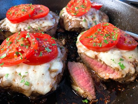 Caprese Steak, Dinner 2023, Night Recipes, Date Night Recipes, Holiday Dishes, Healthy Weeknight Dinners, Food Lab, Celebrity Chef, Beef Recipes Easy