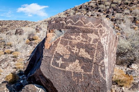 During our weekend in Albuquerque Petroglyphs Art, Travel New Mexico, New Mexico Usa, Art Ancien, Land Of Enchantment, Albuquerque New Mexico, New Mexican, Cave Paintings, American Southwest